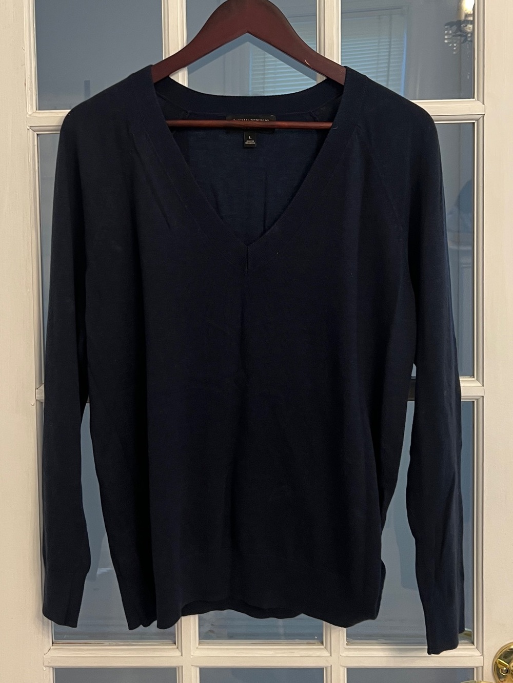 BANANA REPUBLIC Women’s Navy Forever V-Neck Pullover Sweater Quiet Luxury Size L